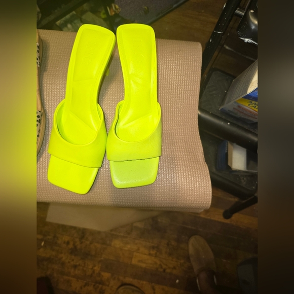 Sandals - Picture 2 of 3